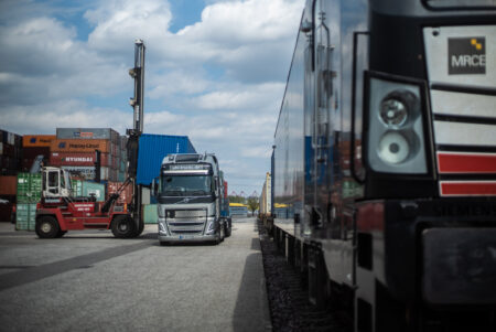Intermodal transport –  combining road and rail with driveMybox and railMybox